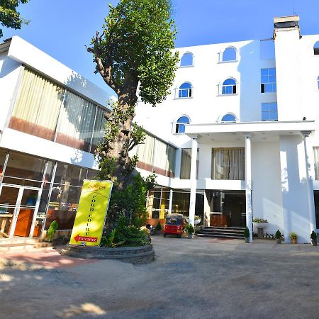Capitalcity Hotel バドゥッラ エクステリア 写真
